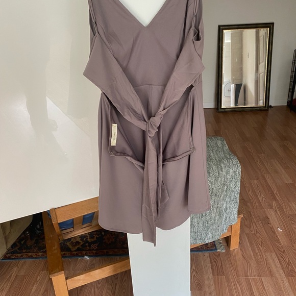 NWT back tie romper - Picture 5 of 5